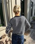 Olga Blouse – bagfra med raglan og fine skuldersømme, strikket oppefra og ned.