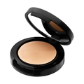 Fuld dækkende concealer med cremet konsistens, beriget med E-vitamin for fugt og pleje. Ideel til mørke rander og ujævn hudtone.