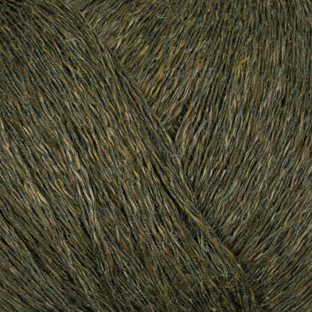 Close up af garnnøgle Hør Silke fra gepard garn i farven olive