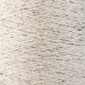close up af ito kinu silke garn i farven angora