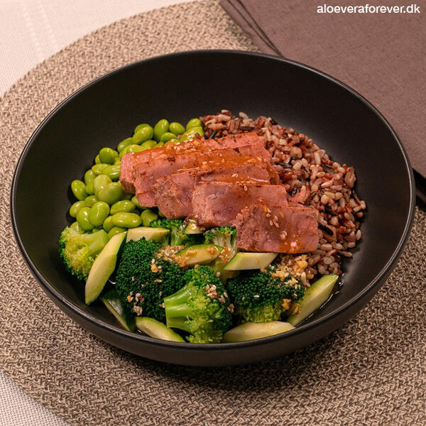 Ahi-tun, edamame og avocado med sesam-ingefær dressing - C9 opskrift