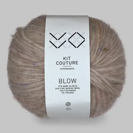 Blow garn fra Kit Couture i farven beige
