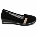 Dame slip-on sko i sort tekstil med kilehæl