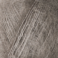 Close up af isager silk mohair farve 2 garn grå