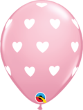 Bland selv balloner med hjerter