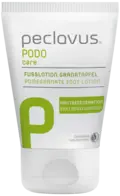 Tubeflaske med etikette: "peclavus PODO care, FUSSLOTION GRANATAPFEL, POMEGRANATE FOOT LOTION, HAUTREGENERATION SKIN REGENERATION." Flasken er i en hvid farve med grøn tekst og symbol. "Zertifizierte Naturkosmetik" står nederst.