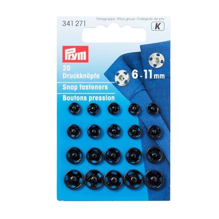 Prym tryklåse 6–11 mm – 20 stk. sorte metaltrykknapper på blå baggrund.
