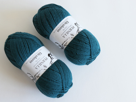 to nøgler Pernilla garn fra filcolana i farve 385 gasoline