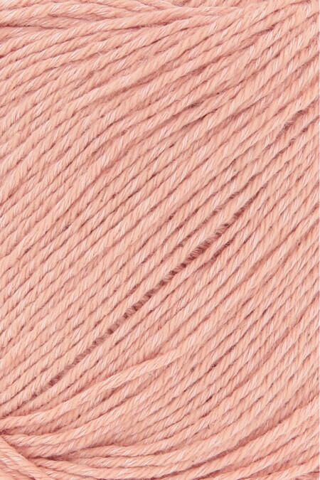 Close up af sommergarnet Sweet fra Lang Yarns i farven melon 29