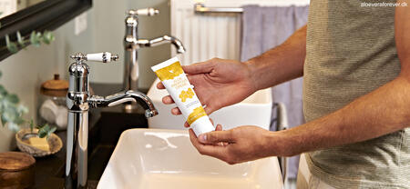 aloe vera for pigmentation Buy Anti-Pigmentation Gel main image 0