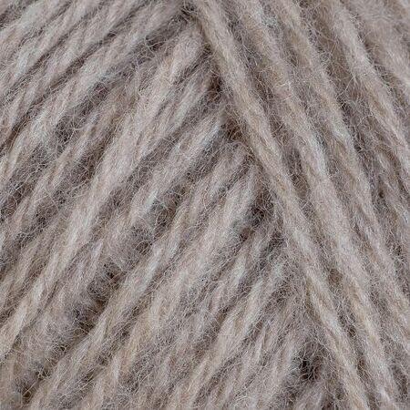Close up af lun merino fra rauma garn i farven muskat