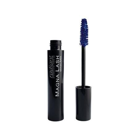 Magna Lash Mascara med intens farve og specialbørste for maksimal volumen og smukt buede vipper.