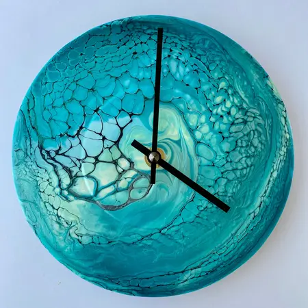 Emperor Waltz - Anderledes og moderne turkis unika vægur fra Redesigna