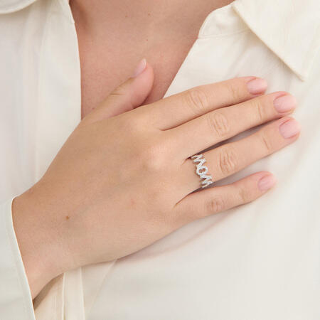 WOW/MOM ring i sterlingsølv med zirkonia på model