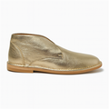 Metallic guld ørkenstøvle i ægte læder med let sål