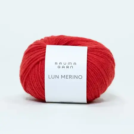 Garnet lun merino fra rauma garn i farven rød