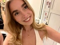 Mathilde iført Seashell Secrets halskæde udført i 925 pure sterlingsølv og belagt med 18 karat forgyldning.