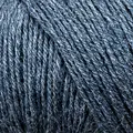 close up af garnnoegle merino fra knitting for olive i farven stoevet blaahval