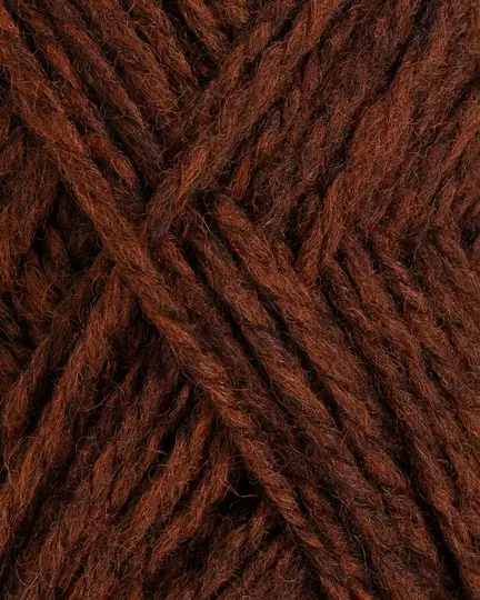 close up af garnet fviel fra rauma garn i farven kobber meleret
