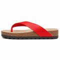 Rød glitter flip flop sandal med lys sål på hvid baggrund