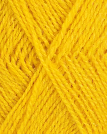 close up af garnet finull fra Rauma i farven gul 412