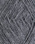 close up af garnet finull fra Rauma i farven 405 moerk graa meleret