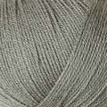 close up af garnnoegle merino fra knitting for olive i farven stoevet soegroen