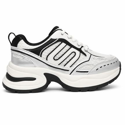 Chunky Streetz sneaker i hvid, sølv og sort på hvid baggrund