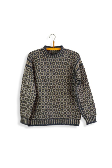 Dæxel sweater no 2 fra Marianne Isager. Strikket i Merilin farve 47 og 7s