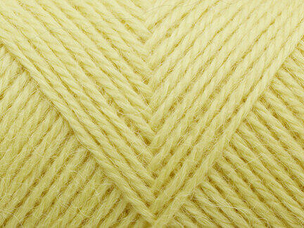 close up af garnet vilja fra filcolana farve 255 limelight