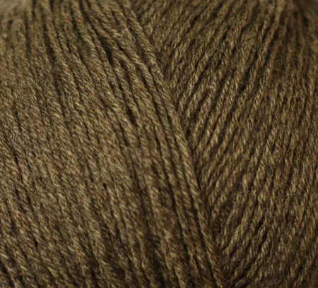 close up af garnnoegle merino fra knitting for olive i farven bark