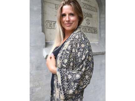Kimomno, sort med blomster print