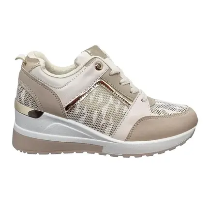 Beige dame sneaker med monogram, gulddetaljer og kilehæl