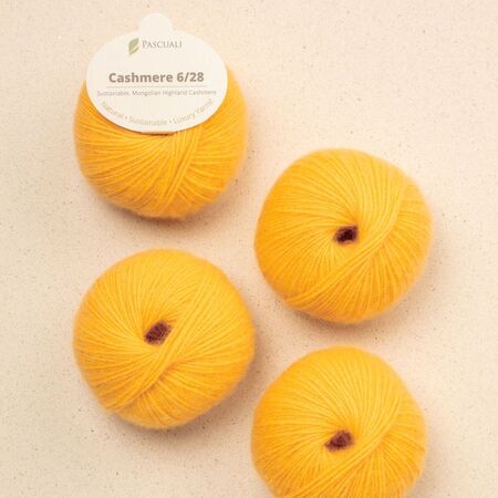 Pascuali Cashmere 6/28 – farven Sun Yellow. Økologisk luksusgarn i 100% cashmere uld