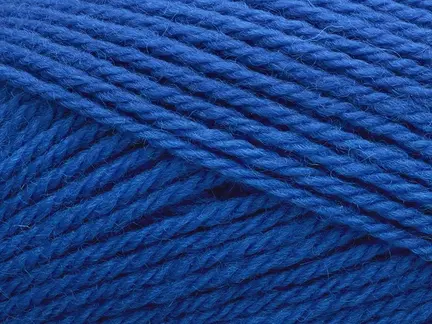 close up af garnet Pernilla fra filcolana i farven 337 bright cobalt