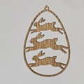 Påskeæg ornament i lys egefiner med hoppende harer