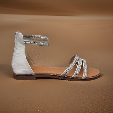 hvide sandaler med sten