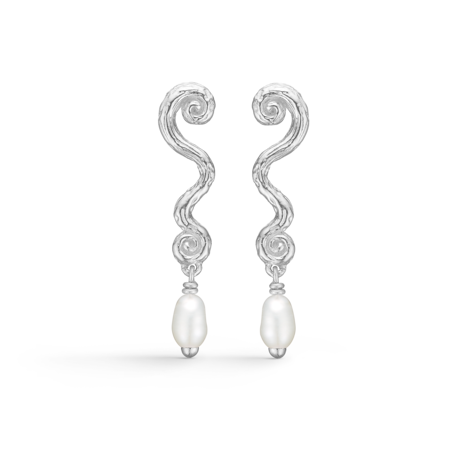 Wave øreringe udført i 925 sterlingsølv med perler.