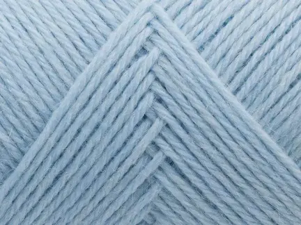 close up af garnnoegle arwetta-classic-340-ice-blue-filcolana