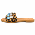 Leopard slippers med dekorative blå og klare sten på bred rem