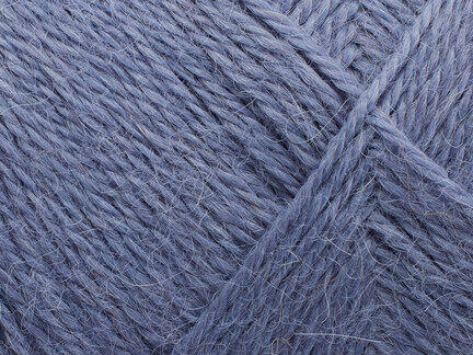 close up af garnet vilja fra filcolana farve 230 lavender mist