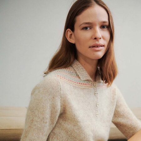 siddende model tove shirt isager garn designer odd row strikkeopskrift spinni silk mohair