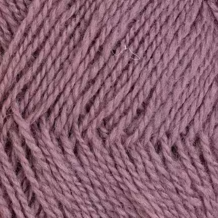Nøgle Rauma Finull garn i farven 487 Mauve – 2-tråds norsk uld i støvet lilla nuance.