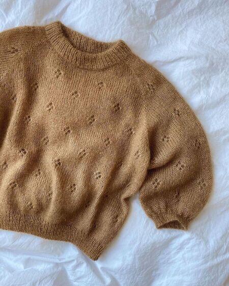 Fortune Sweater fra PetiteKnit i Silk Mohair fra Isager Yarn med kløvermønster – håndstrikket mohair sweater oppefra og ned
