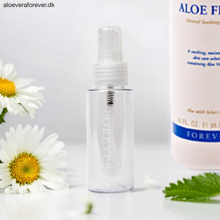 Gennemsigtig minisprayflaske til Aloe First. Rummer 50 ml.