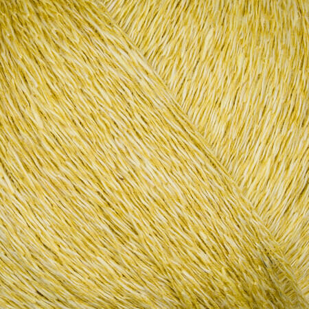 Close up af Garnnøgle Hør Silke fra gepard garn i farven citrondrøm 117