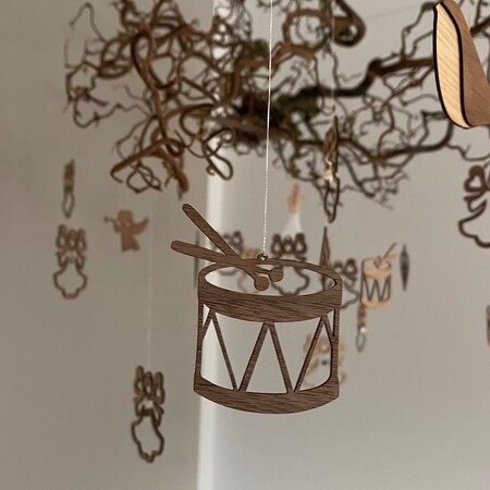 tromme-dekoration-julepynt-træ-jul-valnød-jul-dekoration-ornament