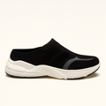 Sort slip-on sneaker med chunky hvid sål og mesh overdel