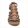 Tamaris brun gladiatorsandal i læder – forfra