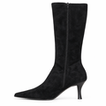 Betty Blue sort nubuck damestøvle med langt skaft, fem spænder, spids snude og smal hæl.